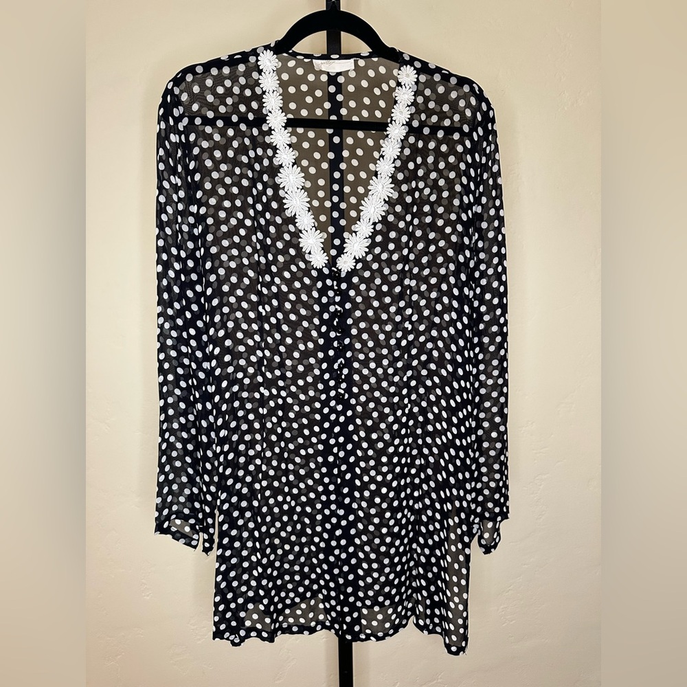 Gottex black & white polkadot swimsuit cover up. Polyester. Side slits. Large